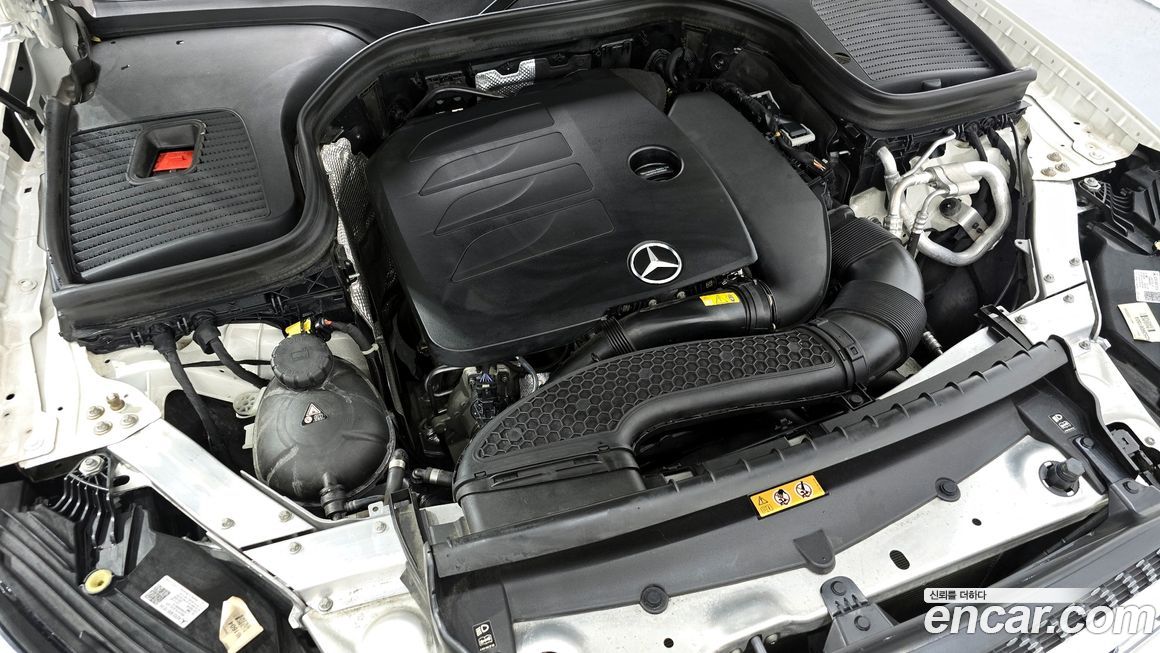 Mercedes-Benz GLC-Class 2023