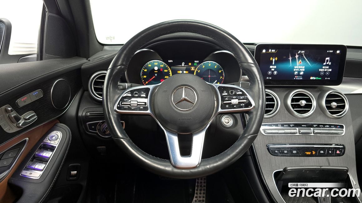 Mercedes-Benz GLC-Class 2023
