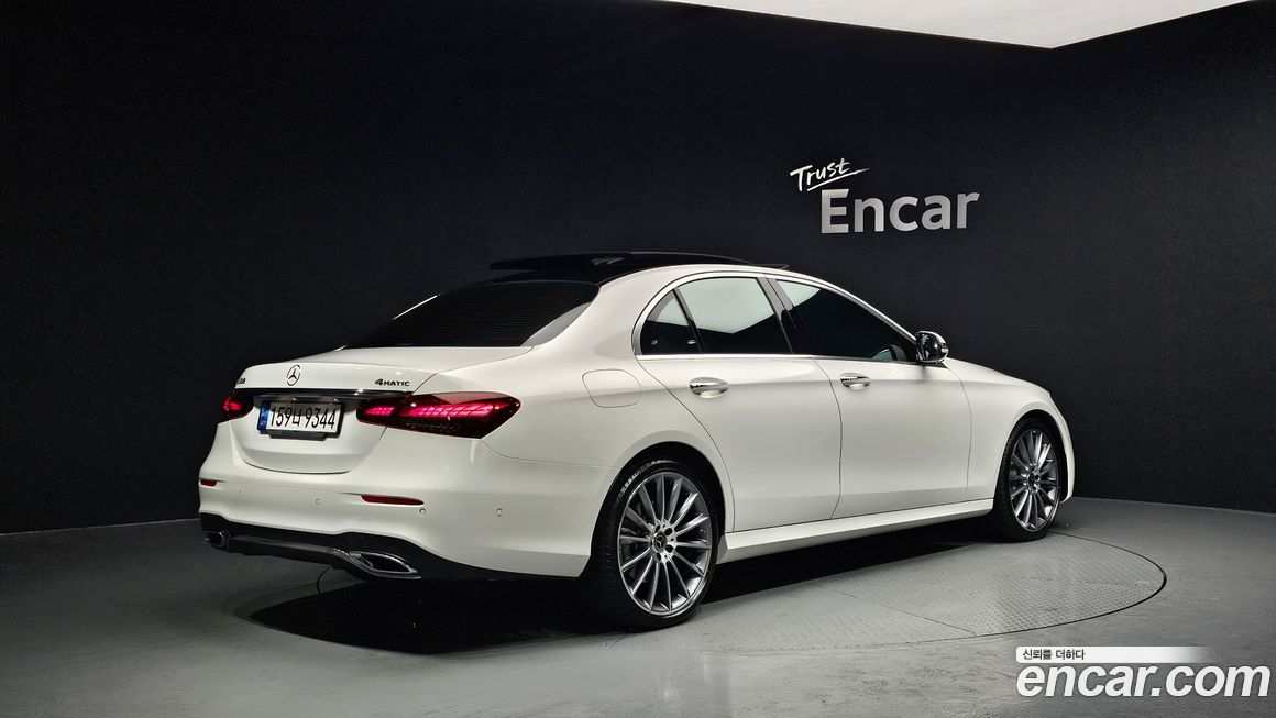 Mercedes-Benz E-Class 2022