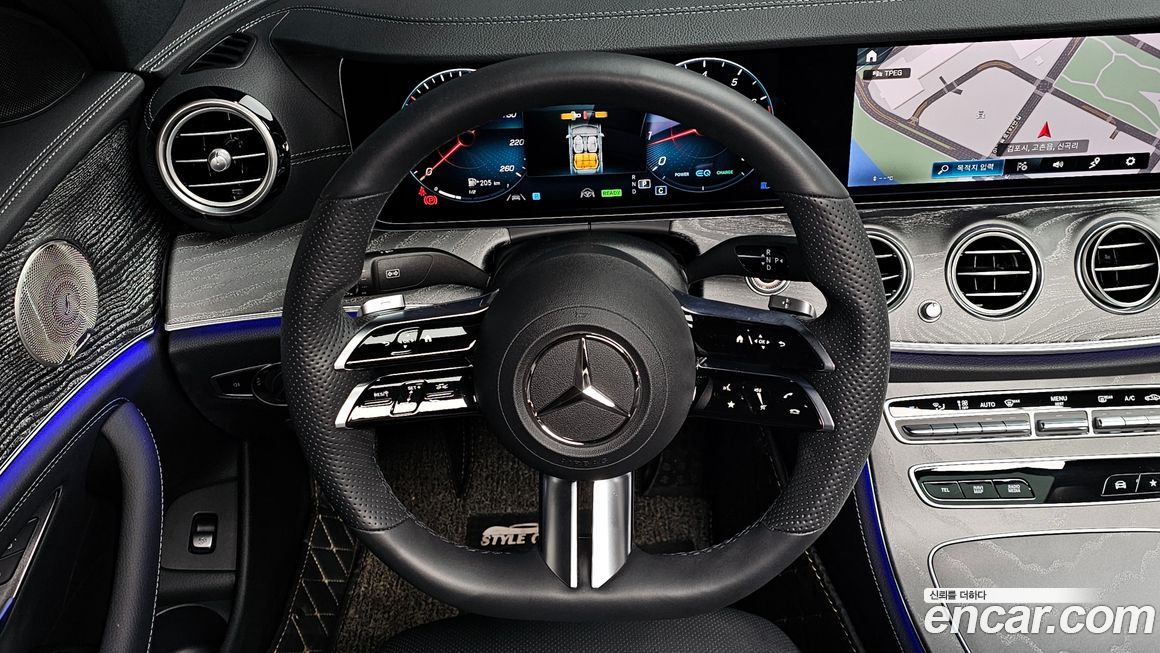 Mercedes-Benz E-Class 2022
