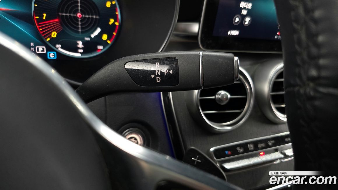 Mercedes-Benz GLC-Class 2023