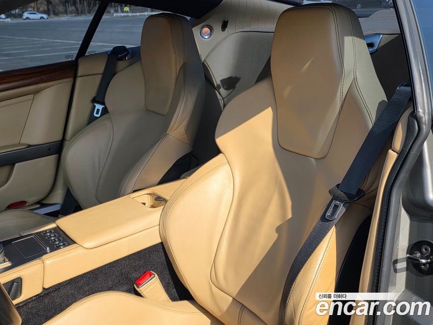 Astonmartin DB9 2006