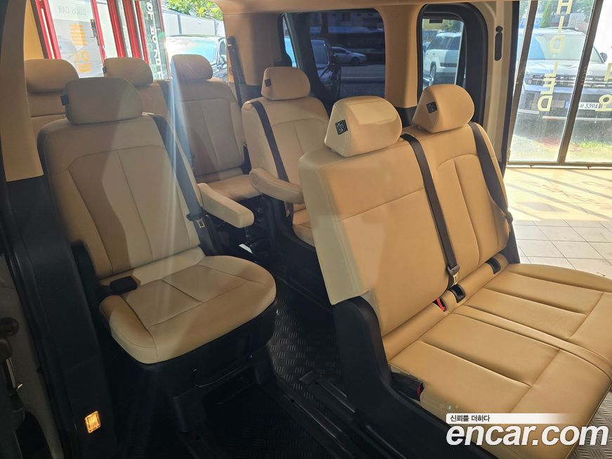 Hyundai Staria 2025