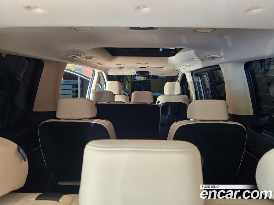 Hyundai Staria 2025