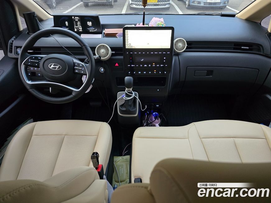 Hyundai Staria 2025