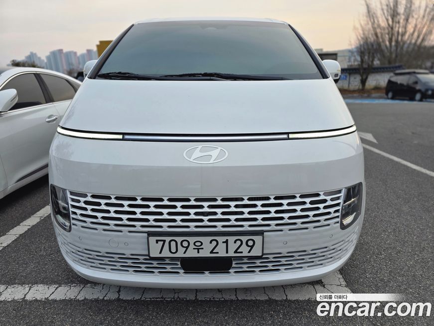 Hyundai Staria 2025