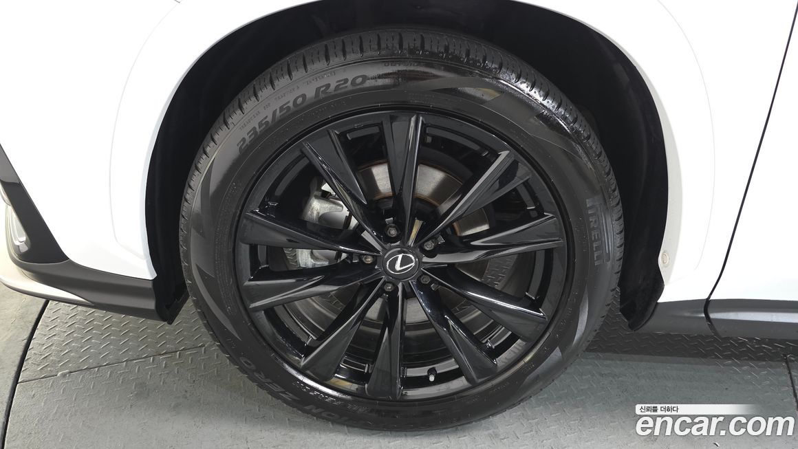 Lexus NX 2024