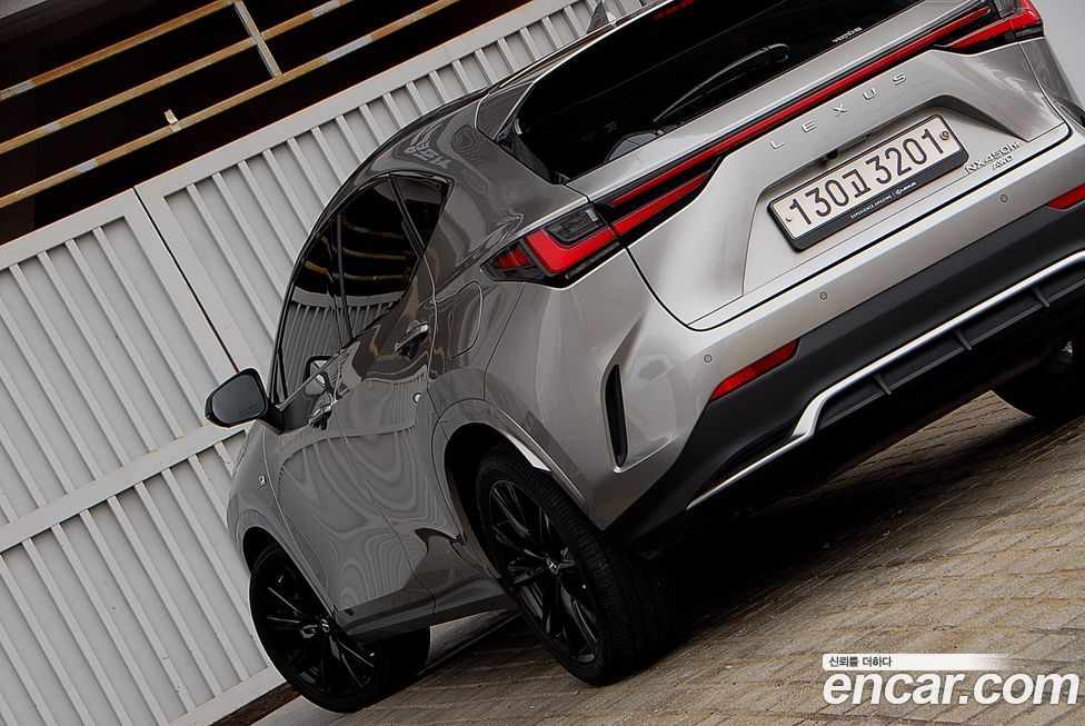 Lexus NX 2023
