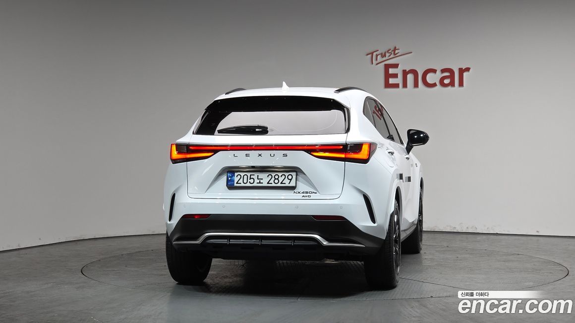 Lexus NX 2024