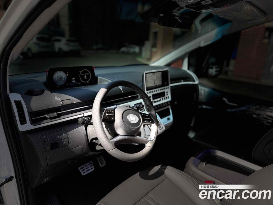 Hyundai Staria 2025