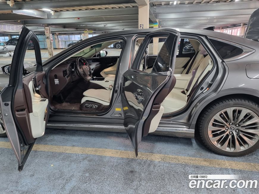 Lexus LS 2020