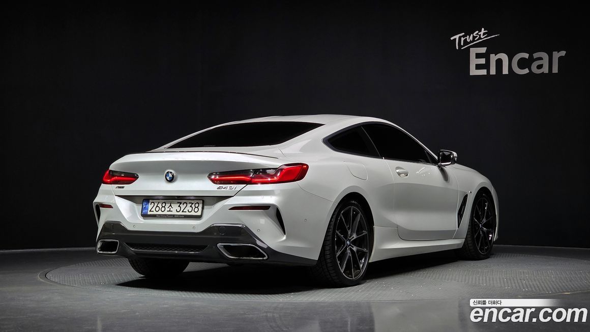 BMW 8-Series 2022