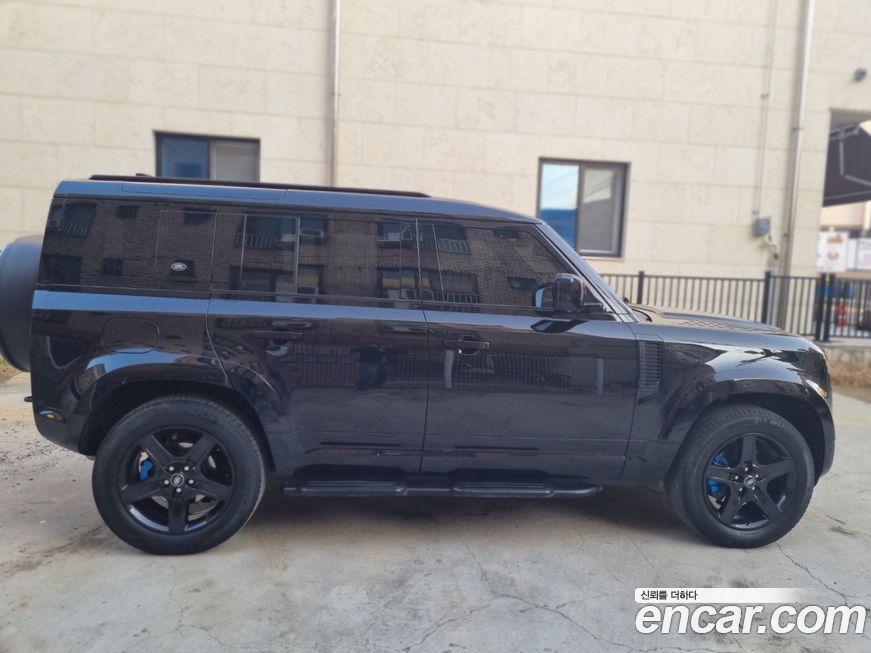 Land Rover Defender 2023