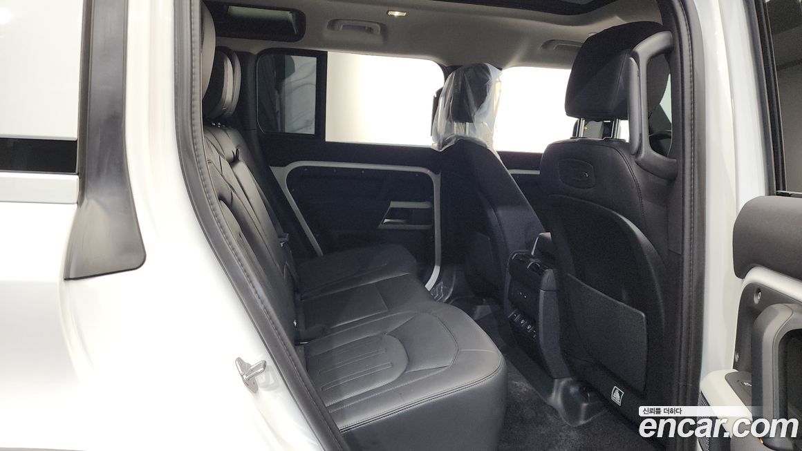 Land Rover Defender 2022