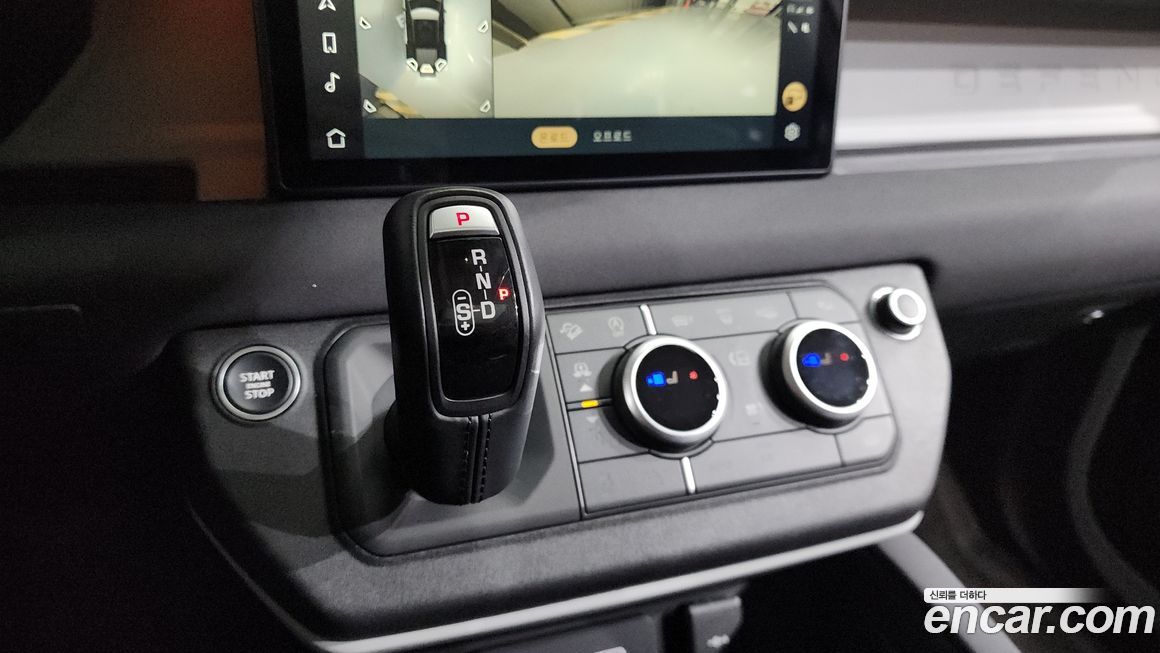 Land Rover Defender 2022