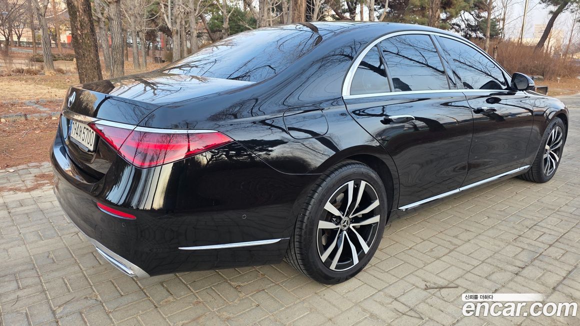 Mercedes-Benz S-Class 2021