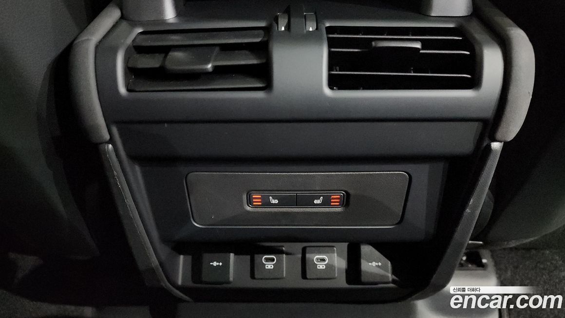 Land Rover Defender 2022