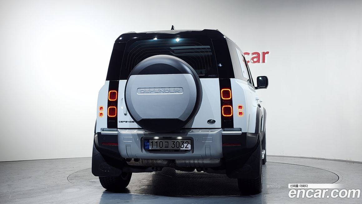 Land Rover Defender 2022