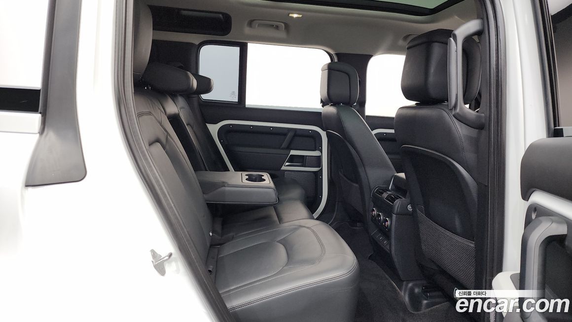 Land Rover Defender 2023