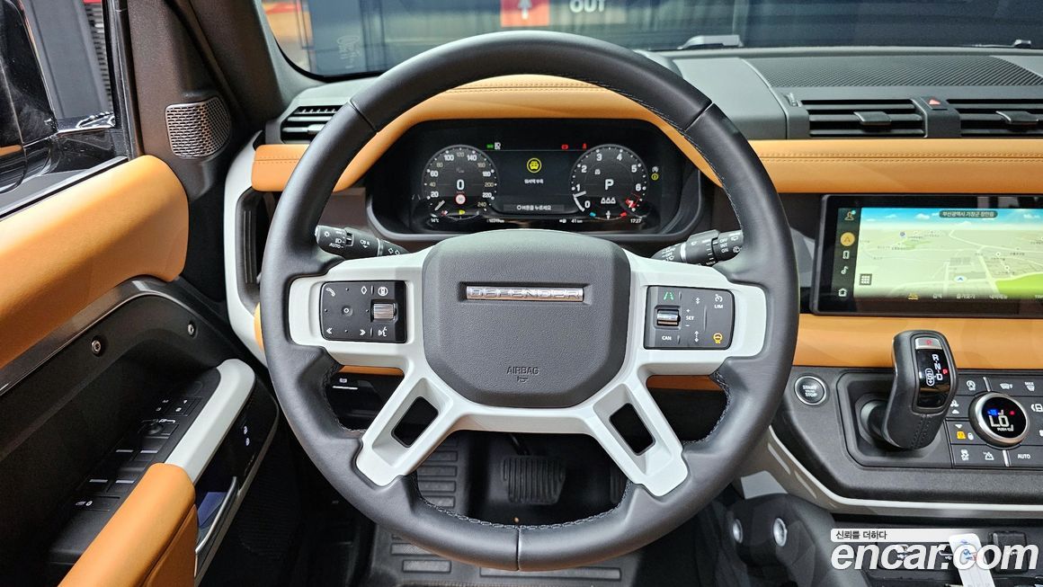 Land Rover Defender 2024