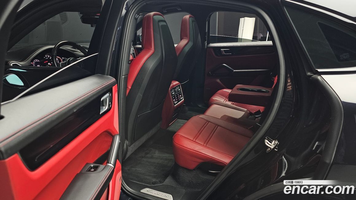 Porsche Cayenne 2021