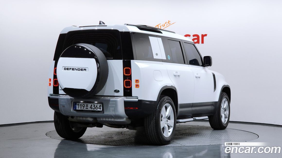 Land Rover Defender 2023