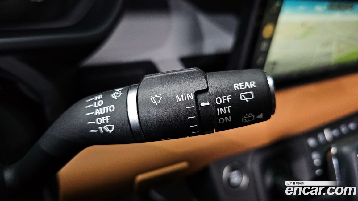 Land Rover Defender 2024