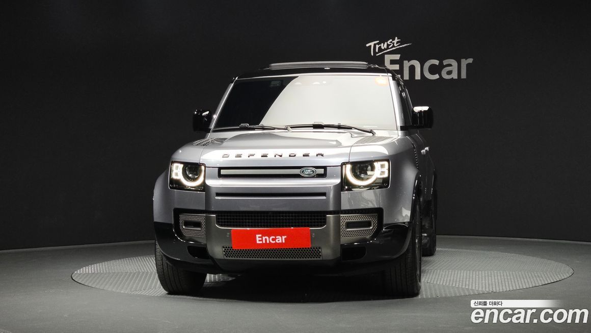 Land Rover Defender 2024