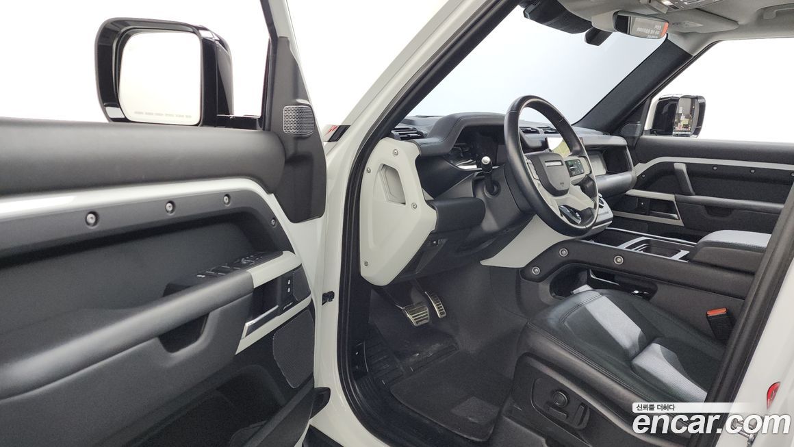 Land Rover Defender 2023