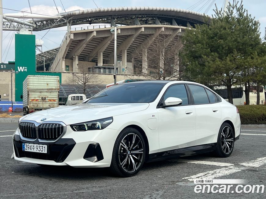 BMW 5-Series 2025