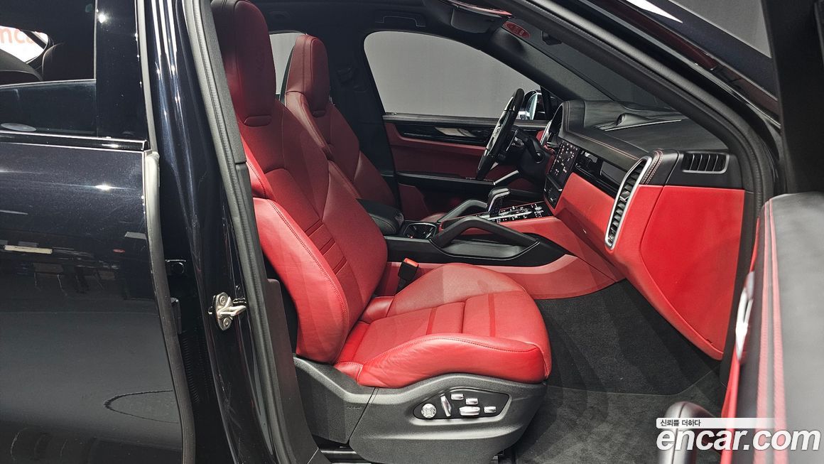 Porsche Cayenne 2021