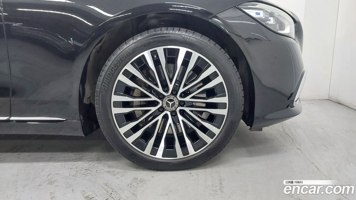 Mercedes-Benz S-Class 2023