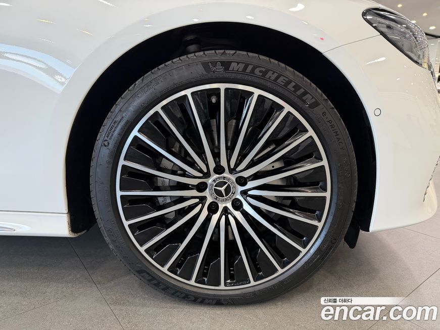 Mercedes-Benz E-Class 2025