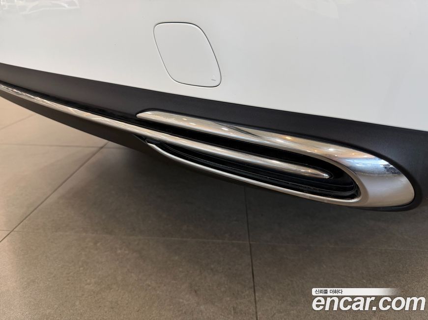 Mercedes-Benz E-Class 2025