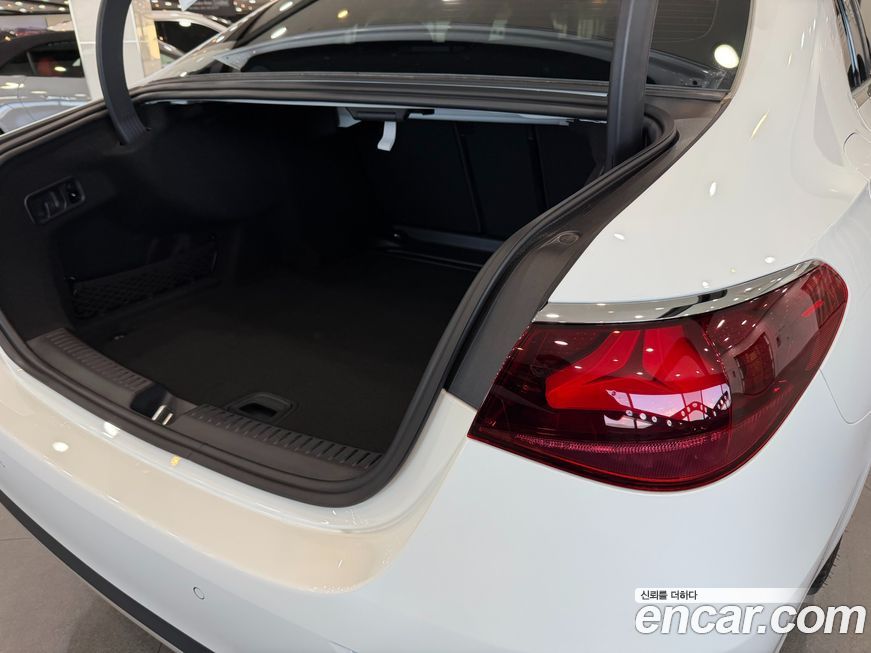 Mercedes-Benz E-Class 2025