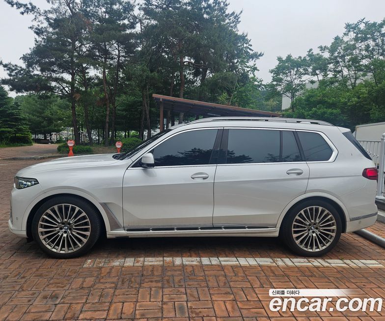 BMW X7 2021