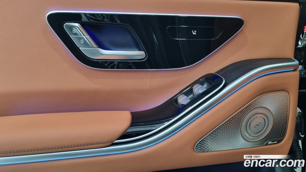 Mercedes-Benz S-Class 2025