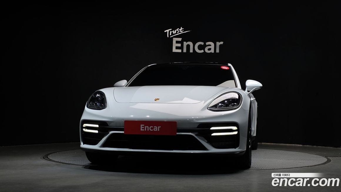 Porsche Panamera 2021