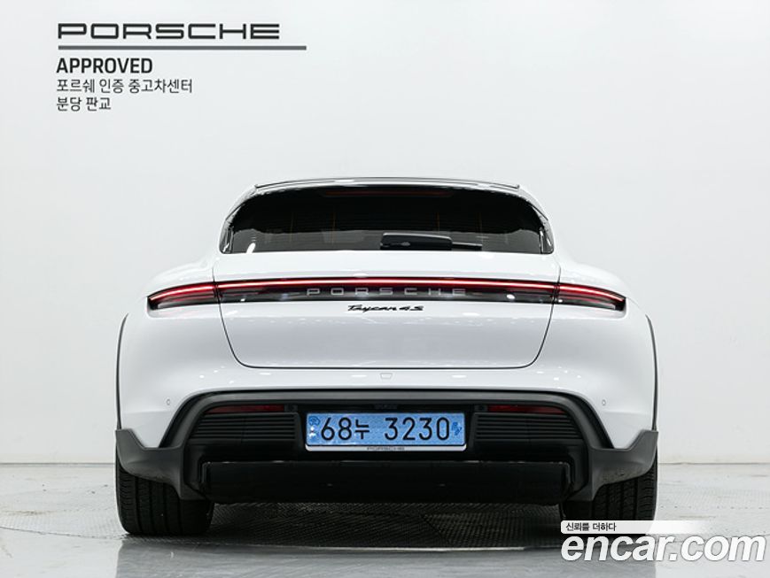 Porsche Taycan 2024