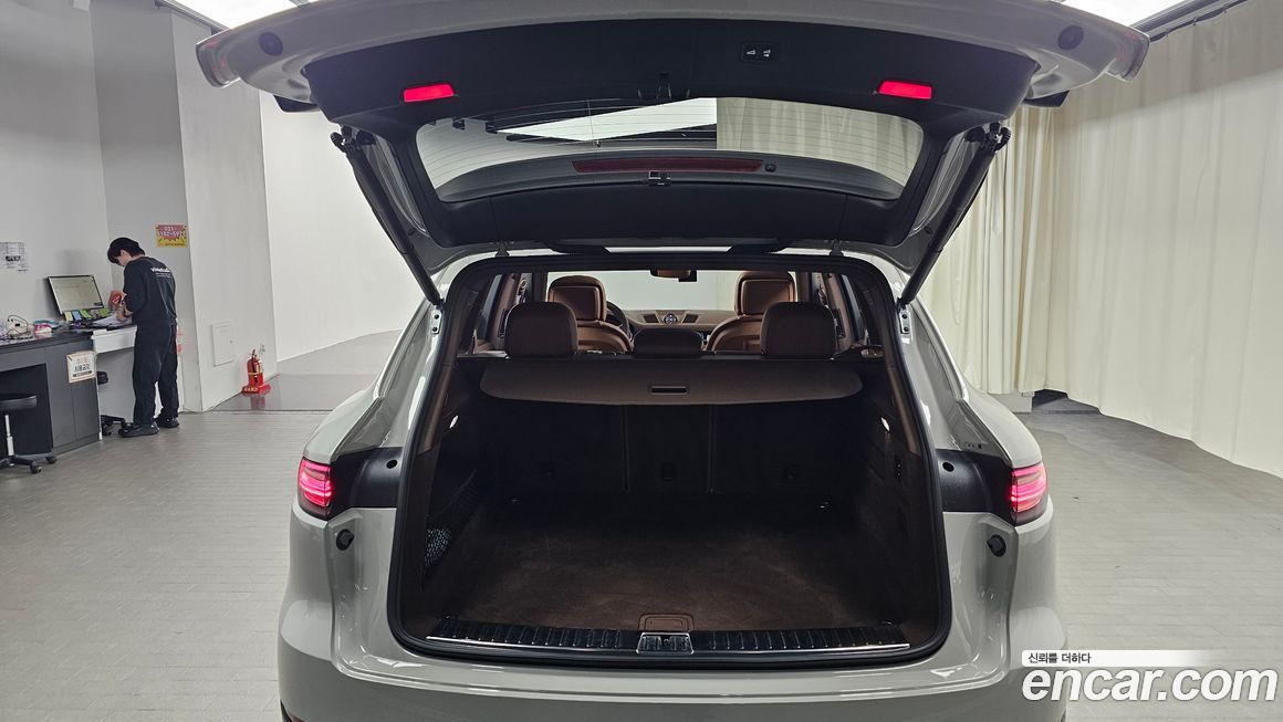 Porsche Cayenne 2023