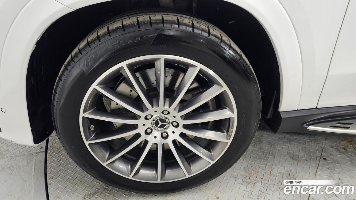 Mercedes-Benz GLE-Class 2025