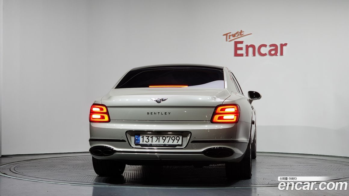 Bentley Flying Spur 2022