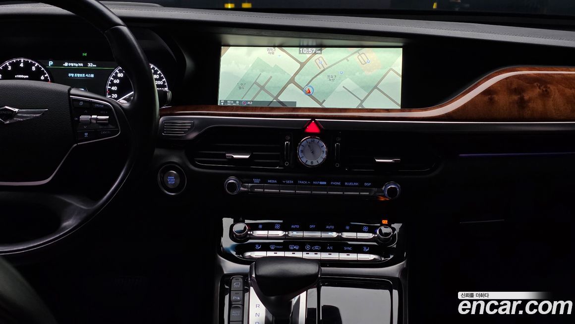 Genesis EQ900 2016