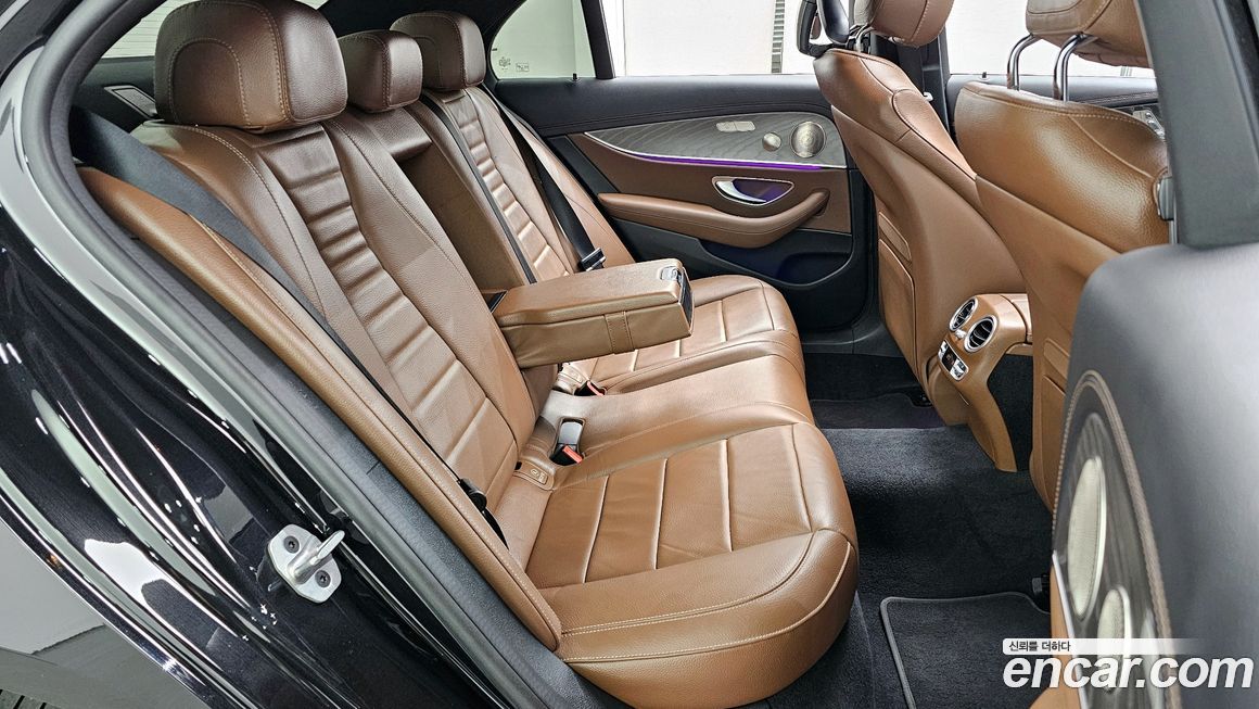 Mercedes-Benz E-Class 2023