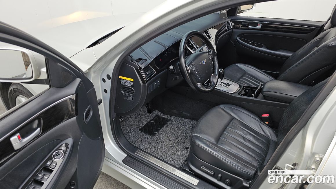 Hyundai Genesis 2014