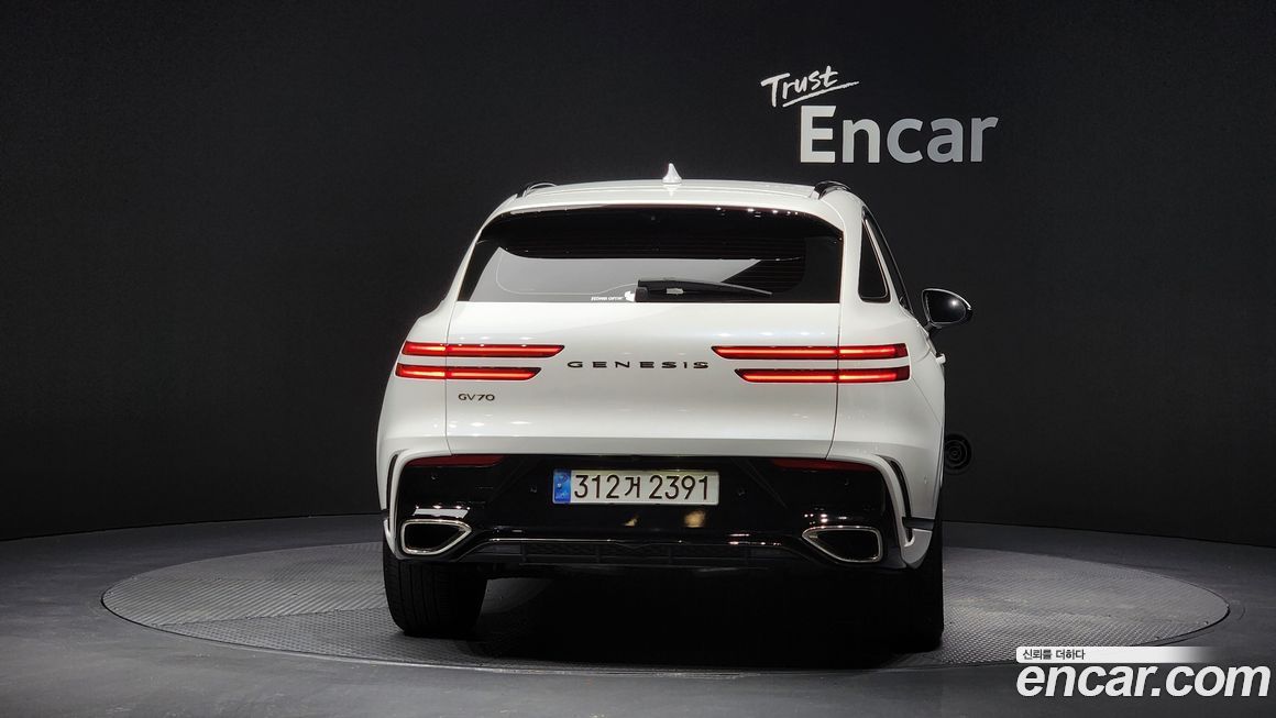 Genesis GV70 2025