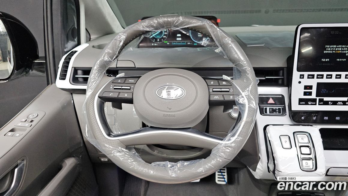 Hyundai Staria 2025
