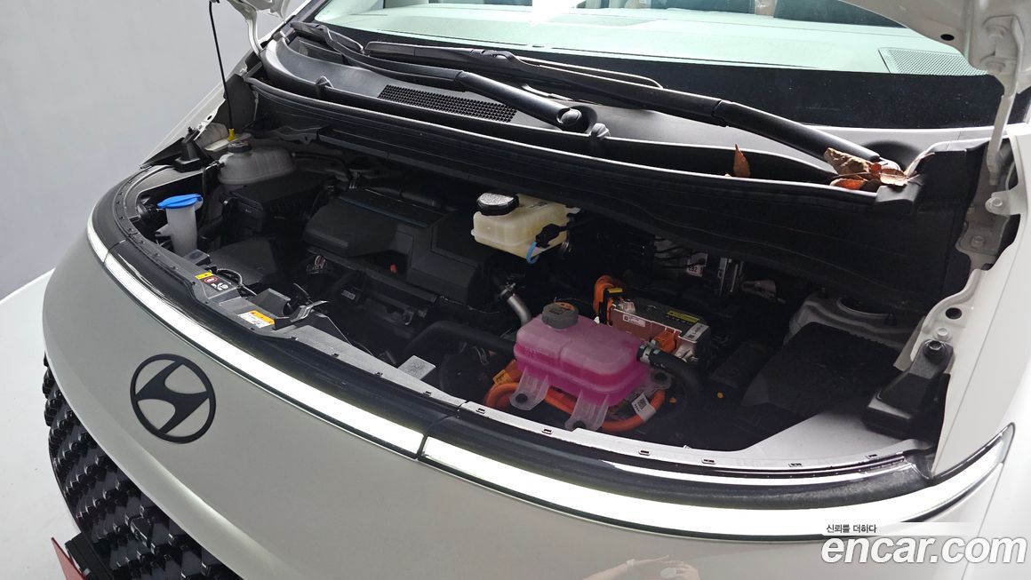 Hyundai Staria 2025