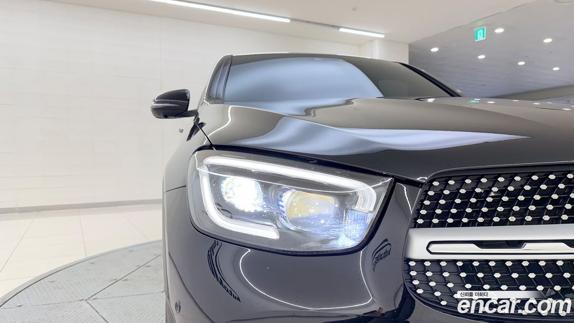 Mercedes-Benz GLC-Class 2023