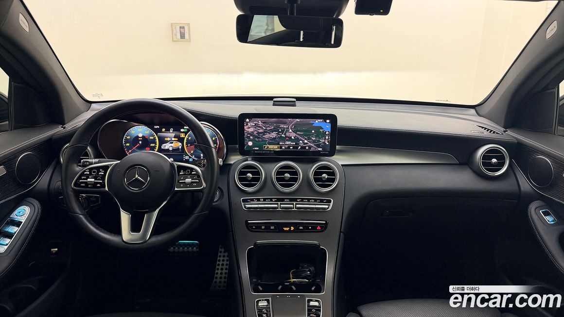 Mercedes-Benz GLC-Class 2023